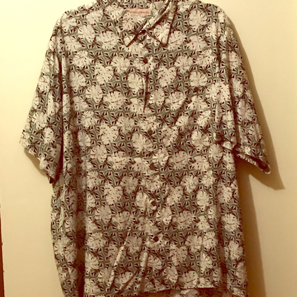 Green and Tan Mungsing Wear Hawaiian Shirt XL